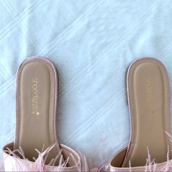Shoe Dazzle Nia Faux Feathered Jeweled Slide Flat Sandal Boho Size 7 - Picture 7 of 16
